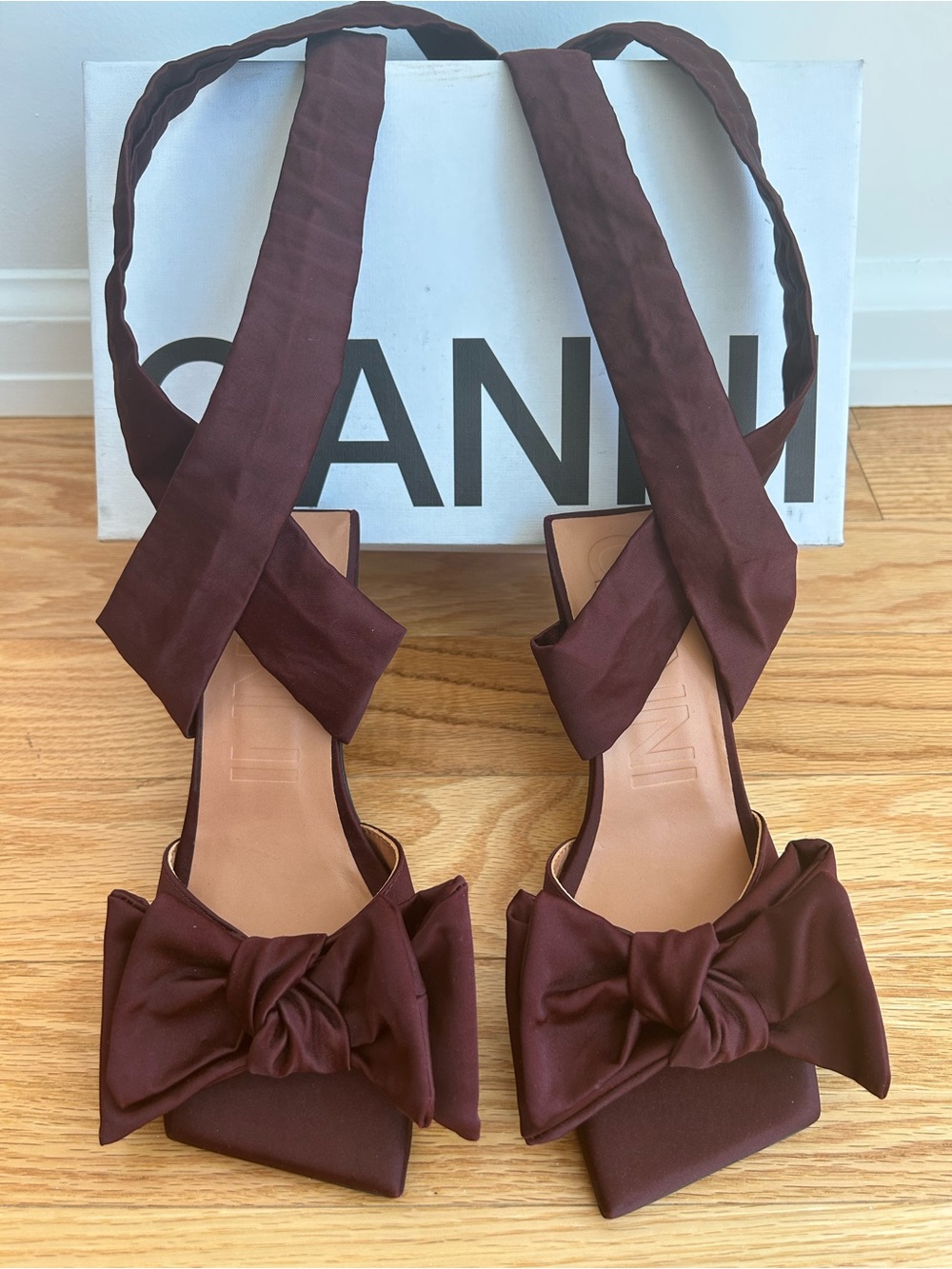 Ganni Burgundy Satin Bow Heeled Sandals Size 36 EU - New